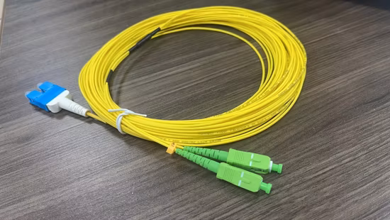 Amarillo unimodal del cordón de conexión de la fibra óptica de G657A1 LSZH FC Upc
